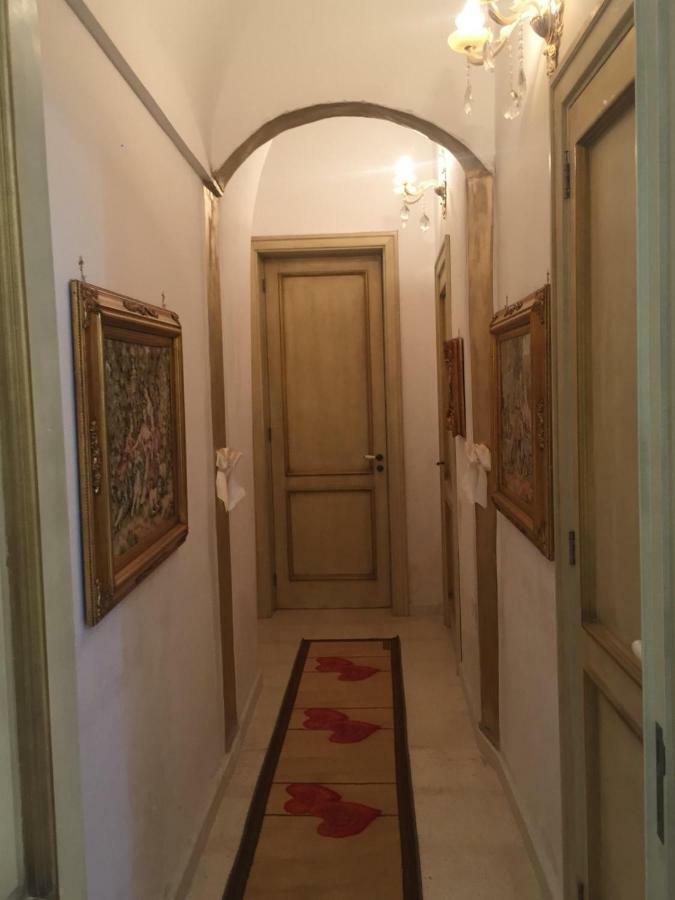 쿠트로피아노 Palazzo Macchia 빌라 외부 사진